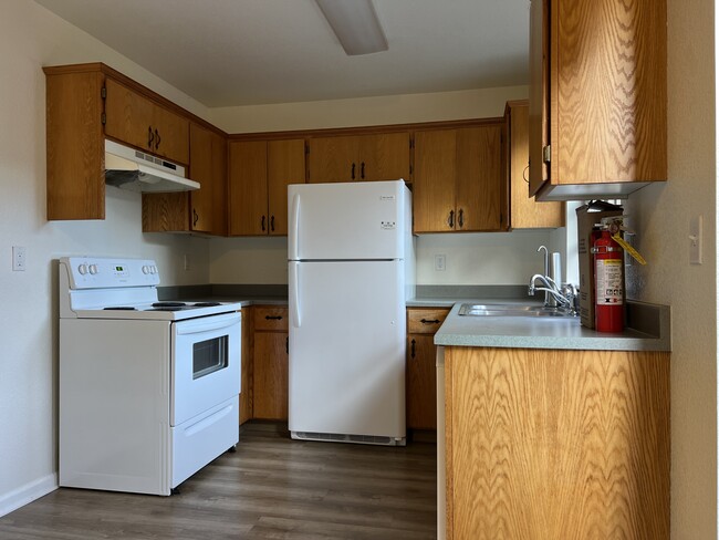 Photo - 1598 Railroad Dr