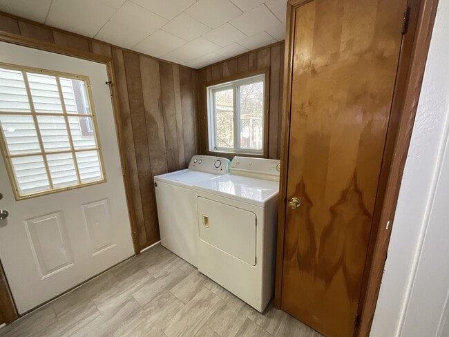 Photo - 21 S Washington St