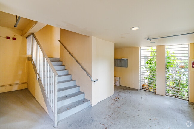 1553 SW 2nd St
