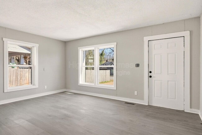 Photo - 5225 Central Ave