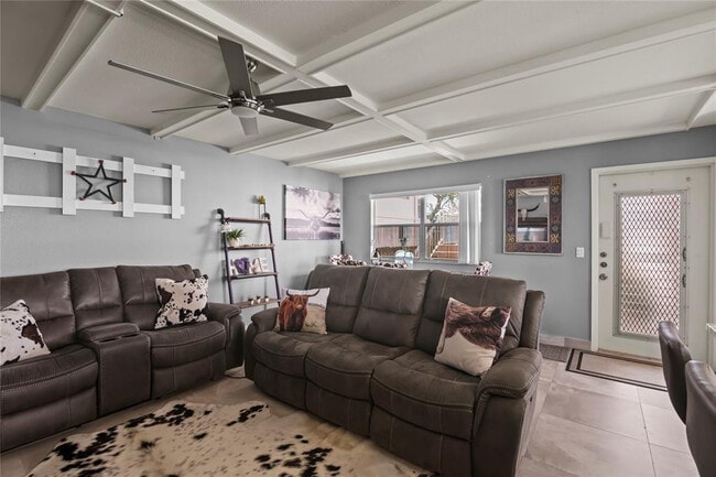 Photo - 352 Saxony Trail Unidad 352