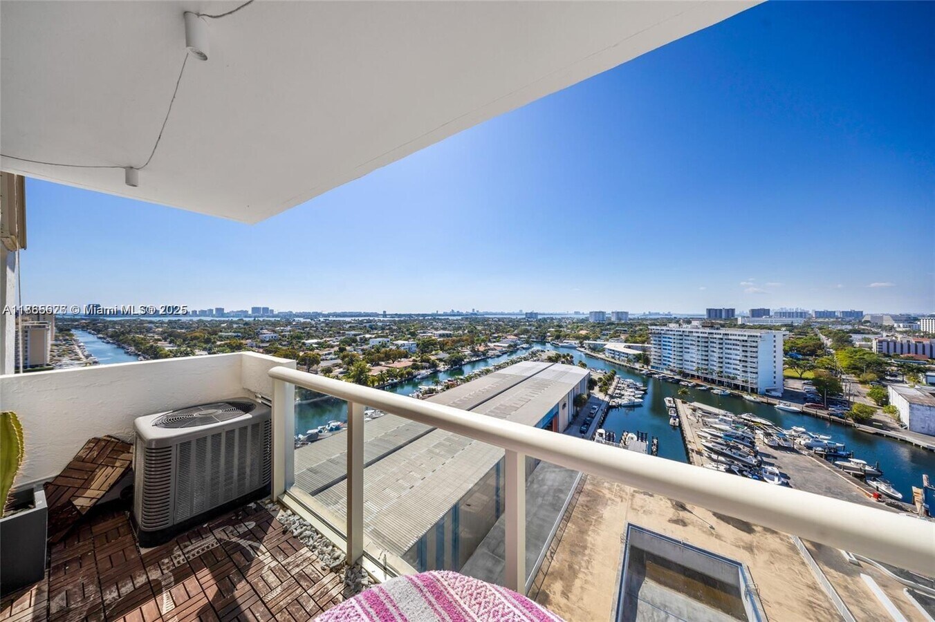 Photo - 13499 Biscayne Blvd Unidad 1603