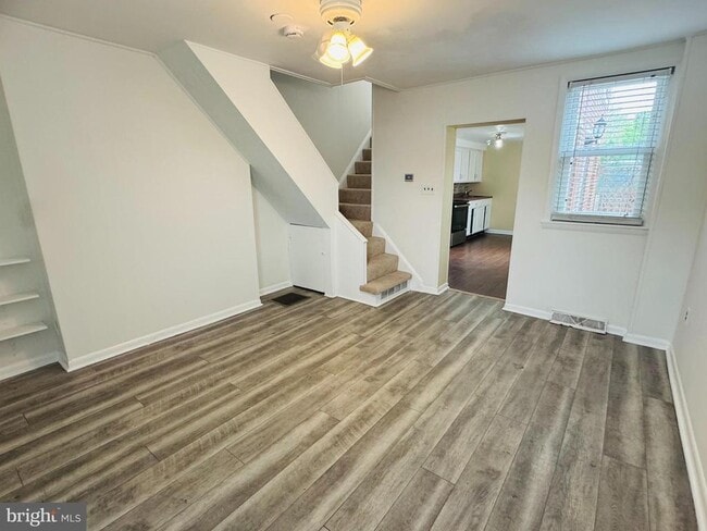 Photo - 25 Degrange St