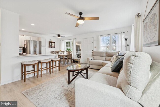 Photo - 422 Wendover Dr