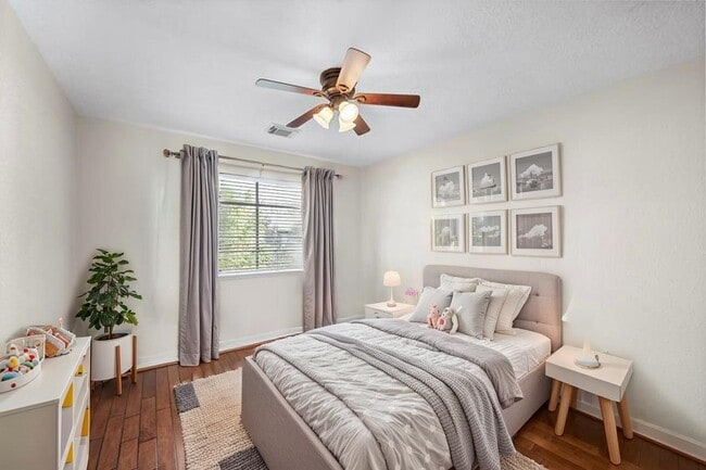 Building Photo - 5718 Charlestown Colony Dr