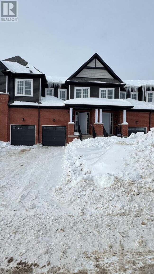 Photo - 150 Molozzi St