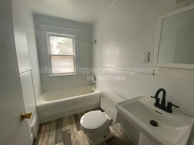 Photo - 720 Oak St Unit 3