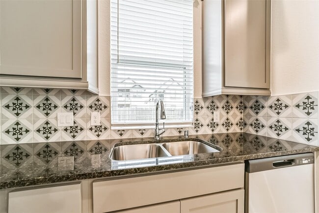 Photo - 1531 Crystal Stream Dr