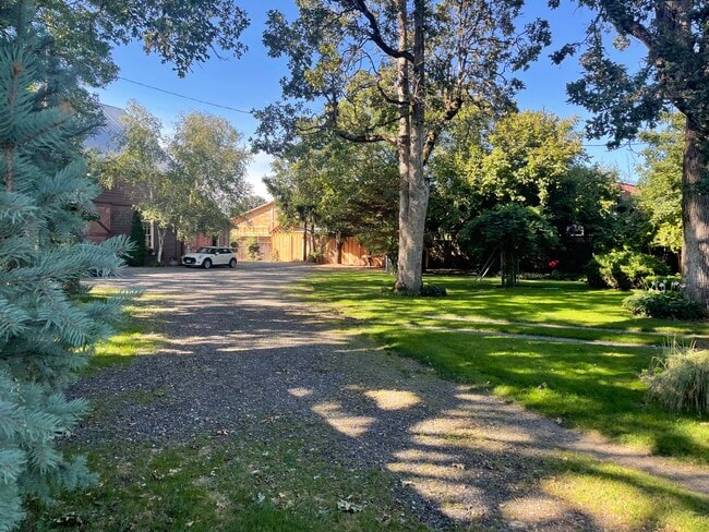 Photo - 1373 Barker Rd