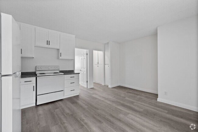 1BD, 1BA - 600SF - Living Room