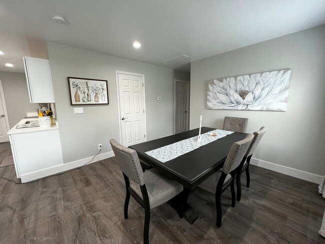 Photo - Fully Furnished rental with excellent cent...