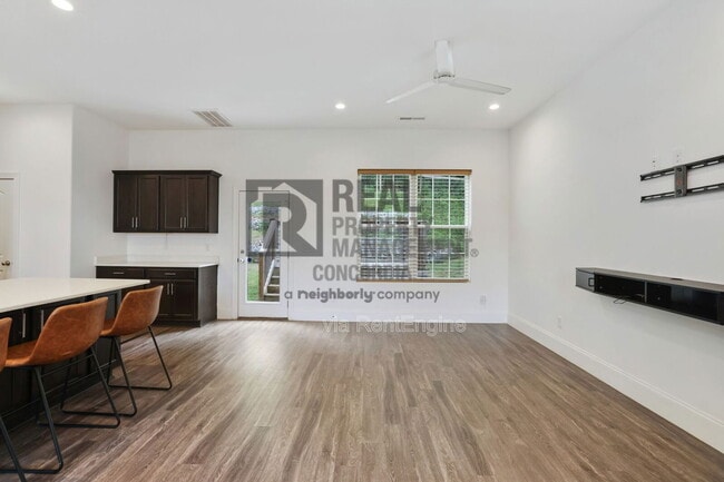 Photo - 1006 Chisolm Trail