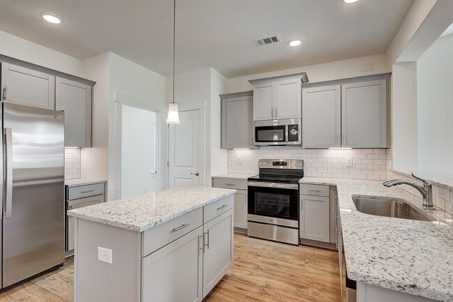 Photo - Simmons Ridge