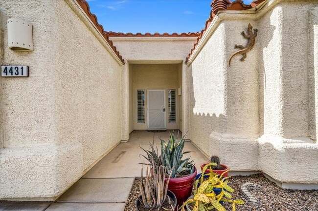 Photo - Multiple Living Areas 4-Bedroom Retreat with Vaulted Ceilings & No Carpet