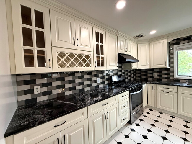 Photo - 44 Willow Wood Ct Unit 1