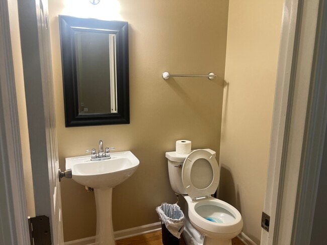 Photo - 2059 Orchard Ln