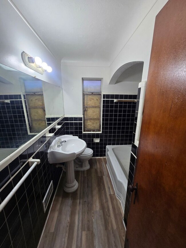 Photo - 10873 Outer Dr E