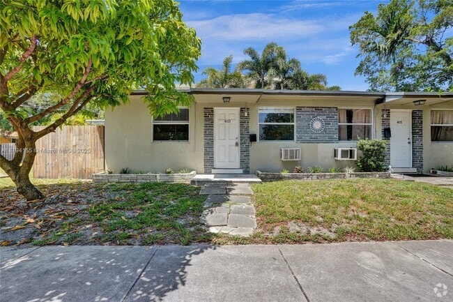 Building Photo - 403 SW 11th Ct Unit 403 Rental