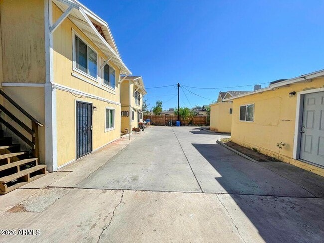 Photo - 1832 E Harvard St Unit B