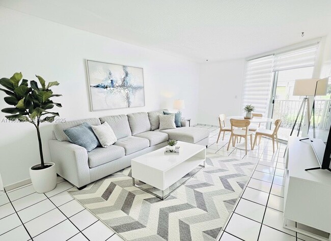 Building Photo - 1750 W 46th St Unit 535