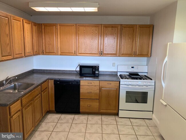 Photo - 1401 Pennsylvania Ave Apartment Unit 914