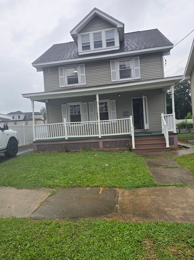 Building Photo - 101 Woodlawn Ave W Rental