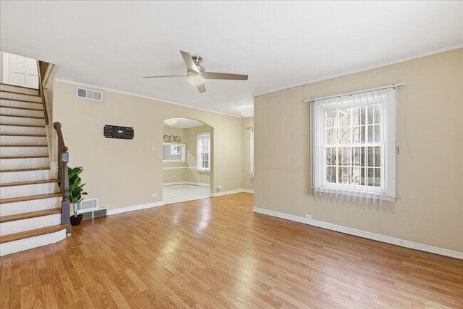 Photo - 6415 Drake Ave