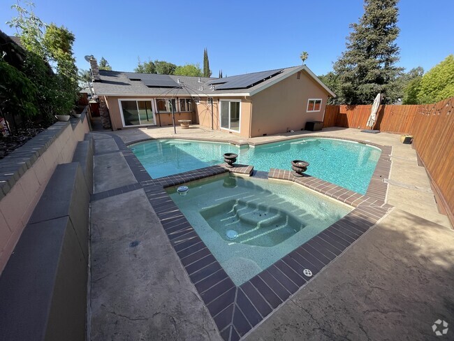 Building Photo - 480 Sandstone Dr Rental