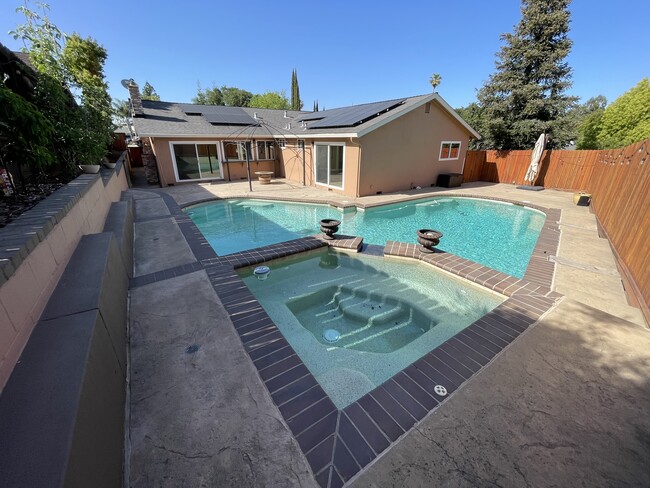 Photo - 480 Sandstone Dr House