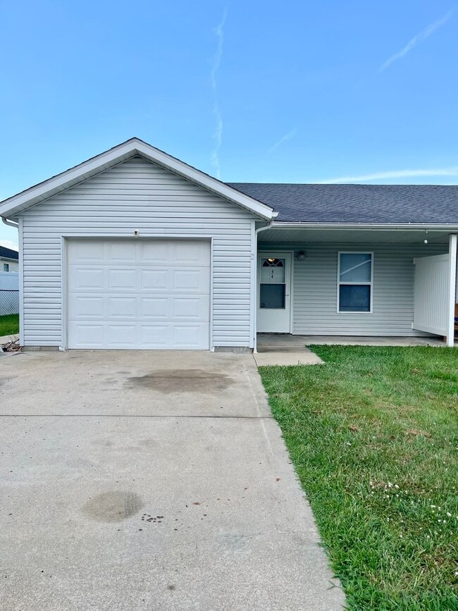 Building Photo - All Inclusive Duplex | 3 Bed | 2 Bath Rental