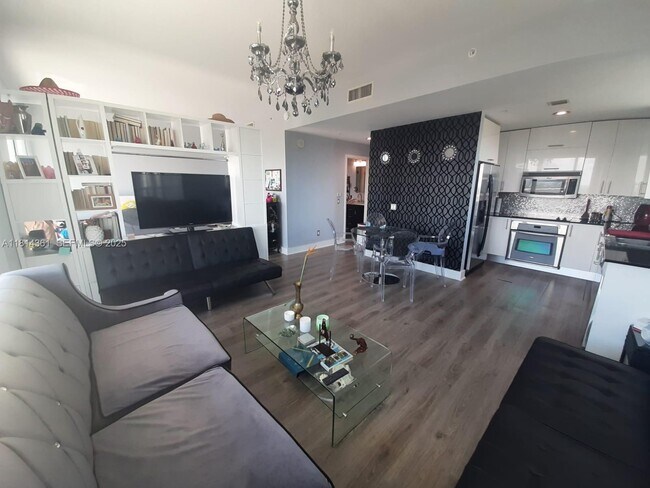 Building Photo - 60 SW 13th St Unit 1601