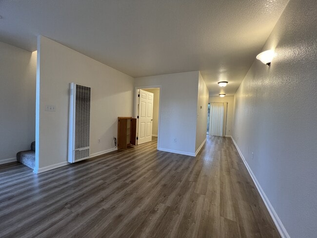 Photo - 1598 Railroad Dr