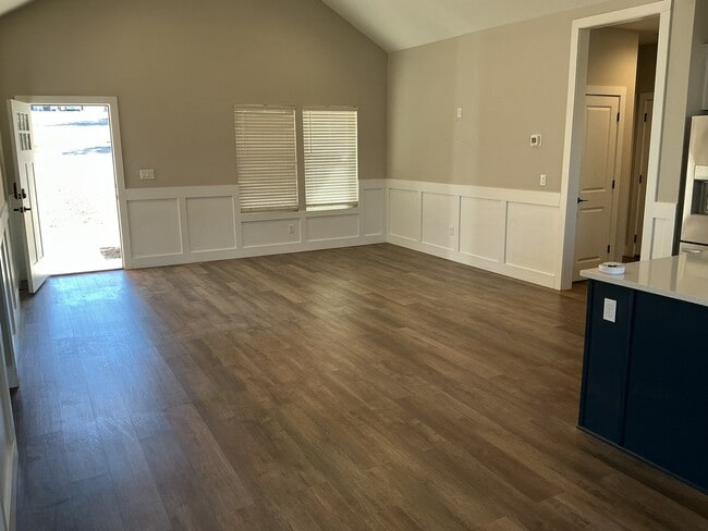 Photo - 208 Anchor Rd