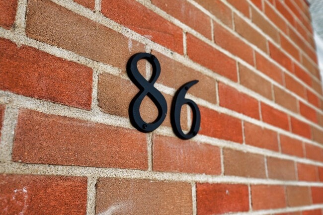 Building Photo - 2 Bed / 1 Bath in Kingston – All Utilities & Parking Included - $1,999/month Unit 2