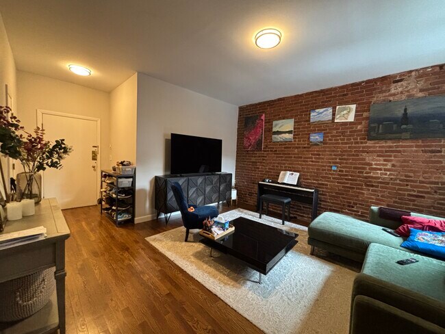 Photo - 17 Stearns Rd Unit 4