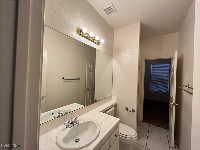 Photo - 1429 Clipperton Ave