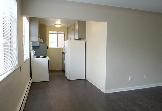 Photo - Admiral Apartments