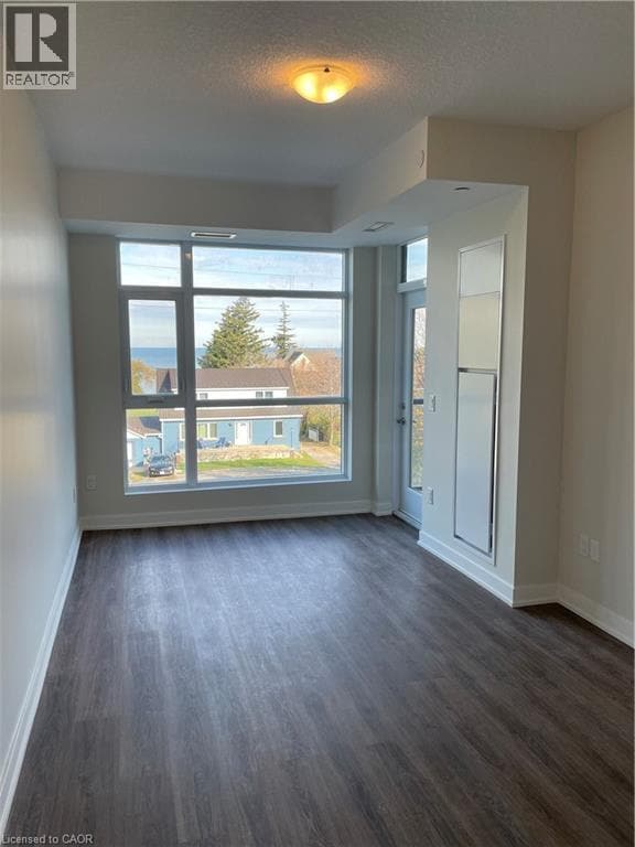 Photo - 309 N Service Rd Unité 309