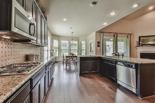 Photo - 143 Deerfield Meadow Dr