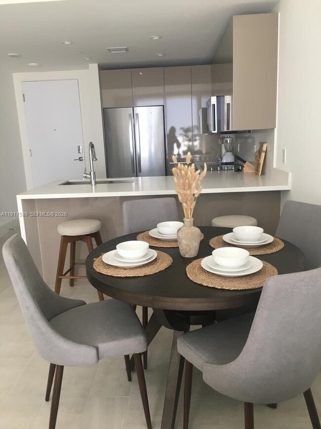 Photo - 2000 Metropica Wy Unit 2308