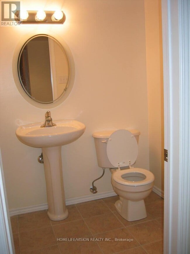 Photo - 19 Candlebrook Crescent
