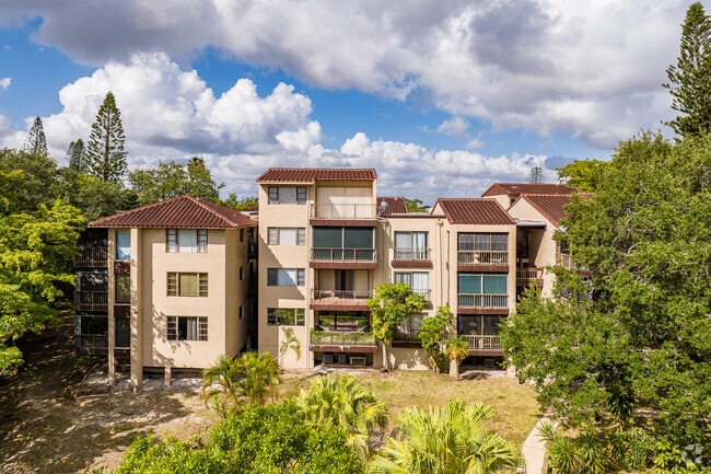 Photo - The Falls of Inverrary Apartments