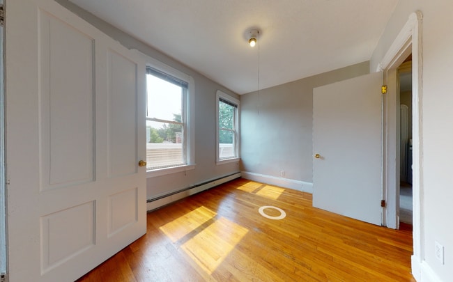 Building Photo - 558 Green St Unit 3PH Rental