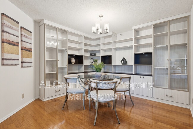 Photo - 1600 N Oak St Unit 525