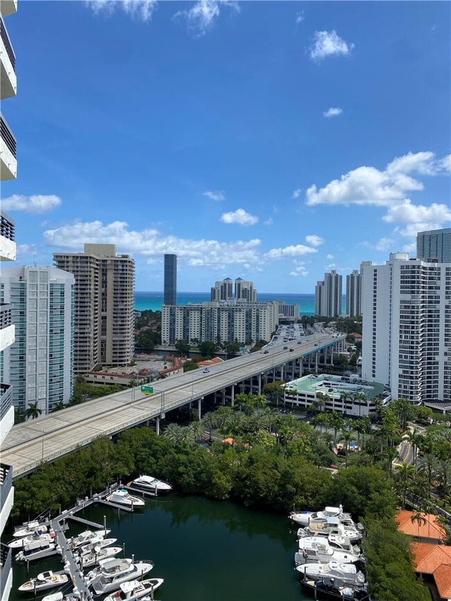 Photo - 3500 Mystic Pointe Dr Unidad 2607