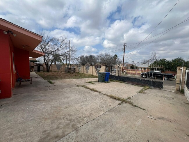 Photo - 2703 Diaz St