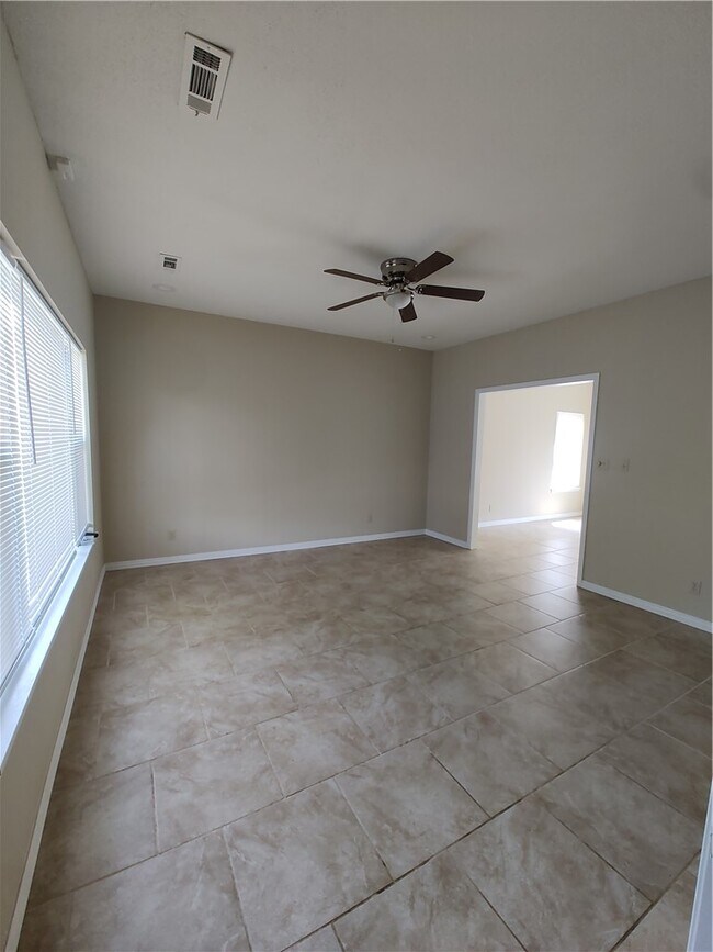 Photo - 2989 Setter St
