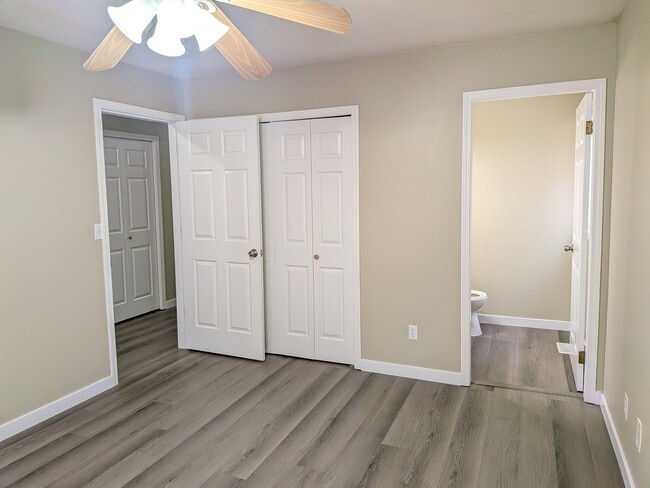 Photo - 46043 Mellard Ave