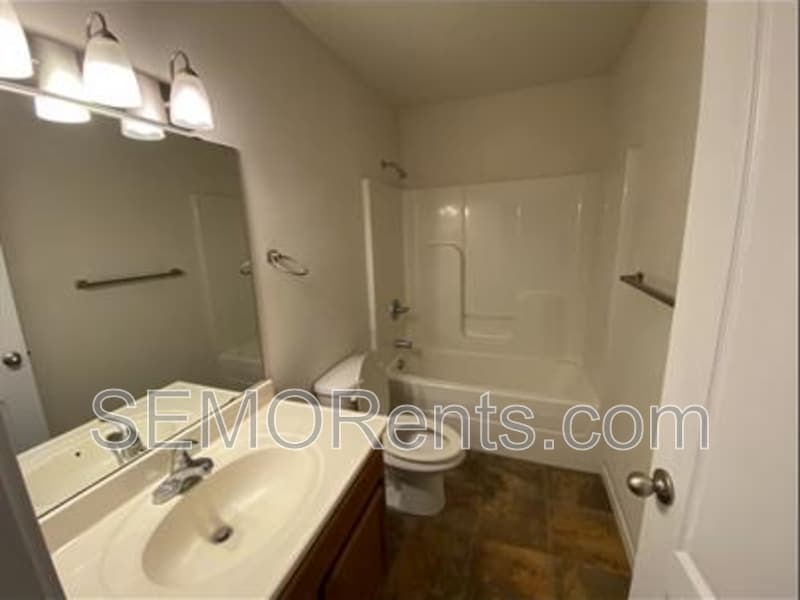 Photo - 3 Village Dr