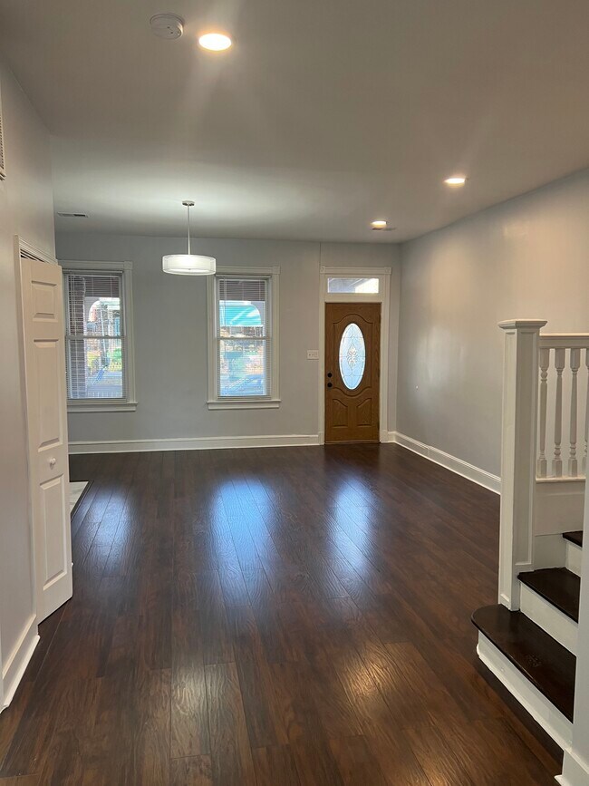 Photo - 518 Shepherd St NW